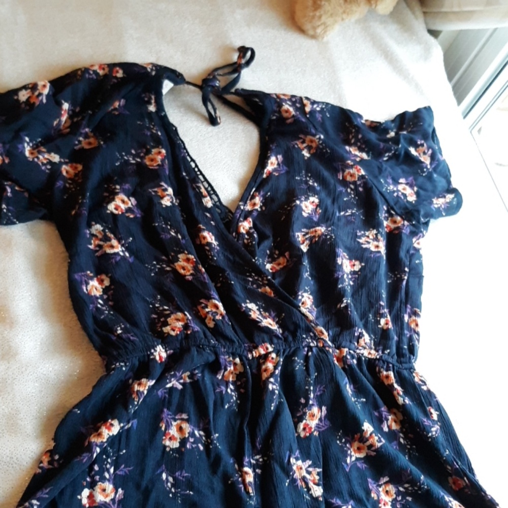 Romper - Picture 2 of 3